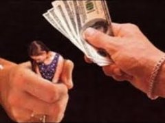 Ліквідовано канал торгівлі людьми з України до Великобританії, де громадян експлуатували в умовах рабства Ліквідовано канал торгівлі людьми з України до Великобританії, де громадян експлуатували в умовах рабства