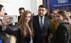 Не усім українцям потрібна вища освіта - Гройсман. Балога не погоджується Не усім українцям потрібна вища освіта - Гройсман. Балога не погоджується
