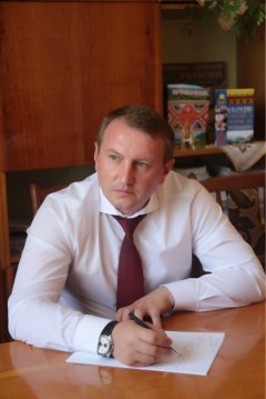 Якщо нема кому, то за школи на Буковині береться Рибак Якщо нема кому, то за школи на Буковині береться Рибак