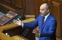 Голова Верховної Ради України Андрій Парубій підписав закон "Про освіту" Голова Верховної Ради України Андрій Парубій підписав закон "Про освіту"