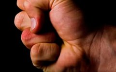 Двох жителів Сокирянщини, які до смерті забили чоловіка, судитимуть Двох жителів Сокирянщини, які до смерті забили чоловіка, судитимуть