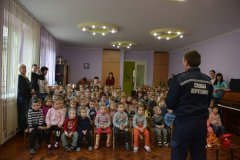 Рятувальники завітали у дошкільний навчальний заклад № 38 Рятувальники завітали у дошкільний навчальний заклад № 38