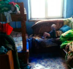 У Чернівцях поліцейські вилучили у нетверезого подружжя двох малолітніх синів У Чернівцях поліцейські вилучили у нетверезого подружжя двох малолітніх синів