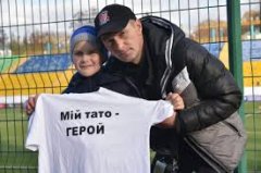 Клуб "Шахтар" заборонив дітям учасників АТО вийти на поле у футболках "Мій тато - герой" Клуб "Шахтар" заборонив дітям учасників АТО вийти на поле у футболках "Мій тато - герой"