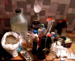 Чернівчанин організував у своєму помешканні нарколабораторію Чернівчанин організував у своєму помешканні нарколабораторію