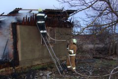 Впродовж вихідних днів на Буковині трапилося 12 пожеж, на одній із них виявлено тіло жінки Впродовж вихідних днів на Буковині трапилося 12 пожеж, на одній із них виявлено тіло жінки