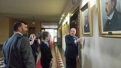 Як Москаль посла США на ліфті катав Як Москаль посла США на ліфті катав