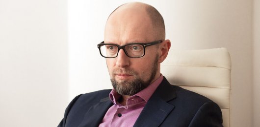 Лінії фронту. Арсеній Яценюк — про майбутні вибори, обмеження повноважень президента і реінтеграції Донбасу
